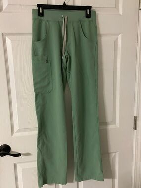 FIGS Green Pull-On TALL Scrub Pants